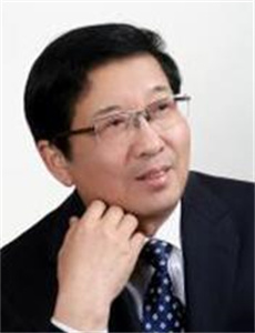 侯龍文